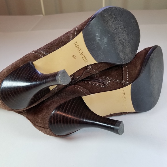 Nine West brown suede heeled booties. Sz 8. - Picture 5 of 8